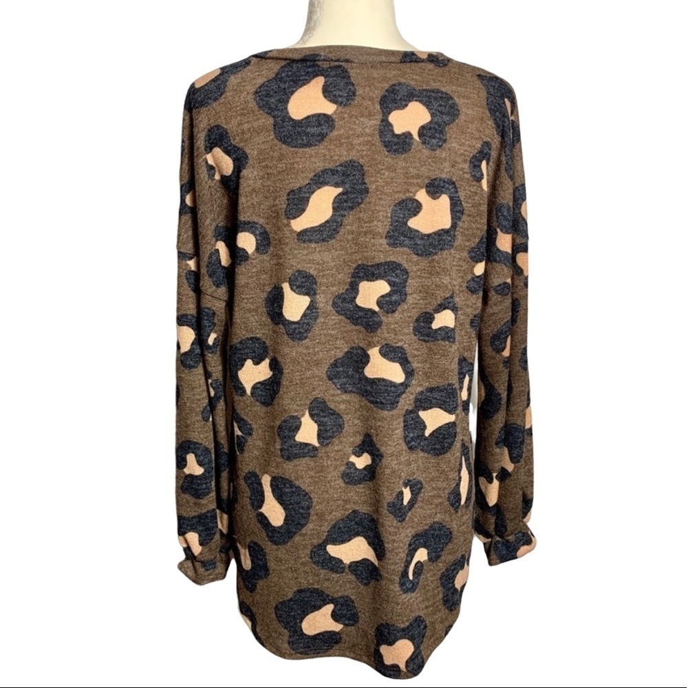 Leopard Print Top - Picture 3 of 3